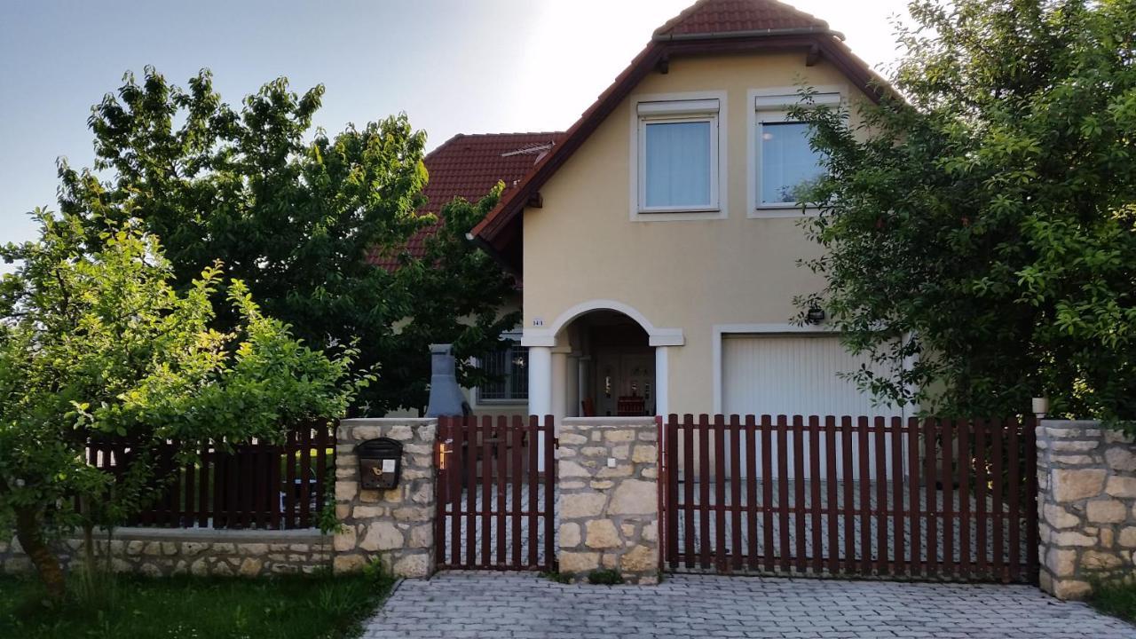 Grand Apartmanhaz Gyenesdiás Exterior photo